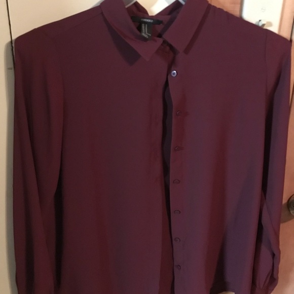 Black pins stripe women’s suit. - Picture 4 of 5